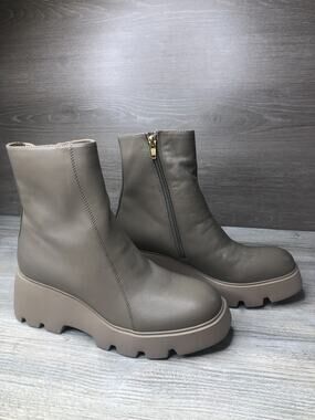 Naked Feet Xenus Platform Ankle Boots Leather Lug Sole Taupe Womens Size 7.5M